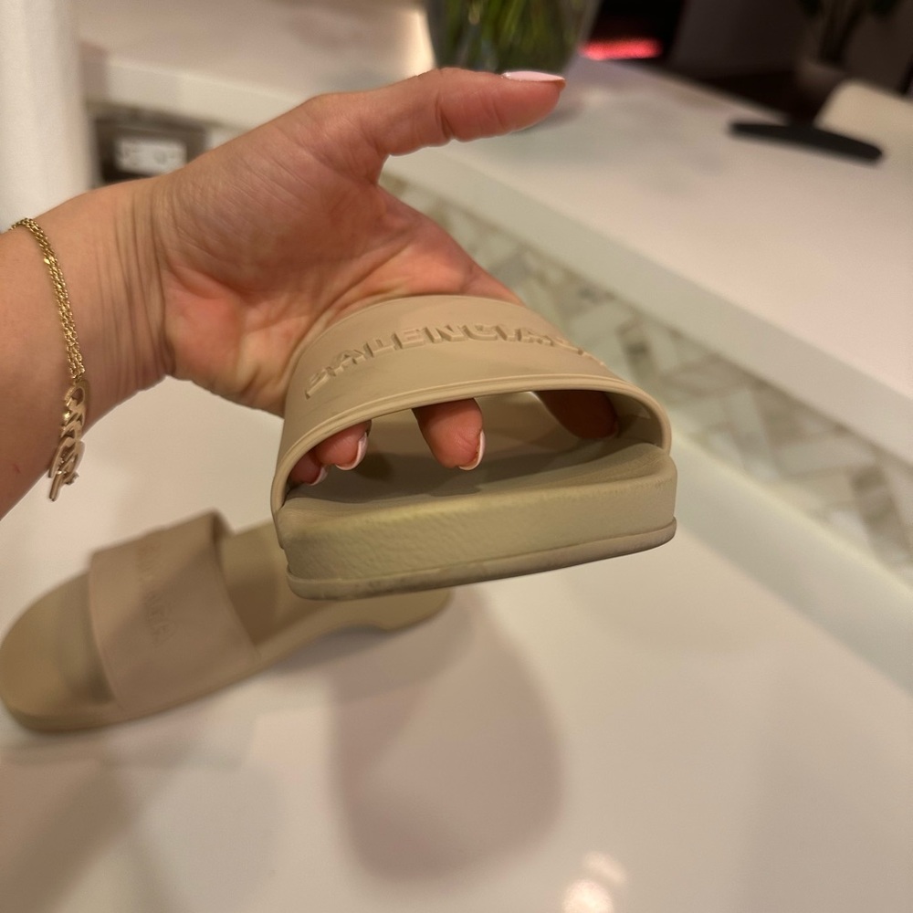 Balenciaga Pool Slides - Picture 9 of 15